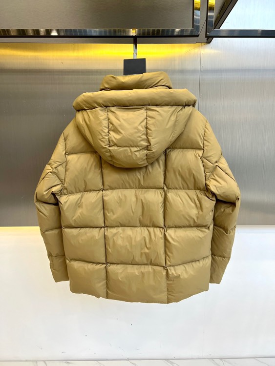 Burberry/巴宝莉24FW秋冬新品防风高蓬松保暖抗寒男士连帽羽绒服外套中长款连帽羽绒服御寒神物！新