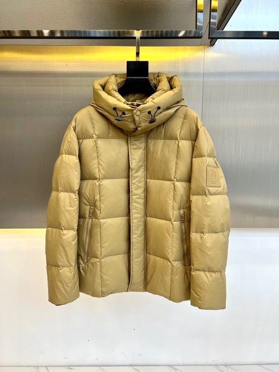 Burberry/巴宝莉24FW秋冬新品防风高蓬松保暖抗寒男士连帽羽绒服外套中长款连帽羽绒服御寒神物！新