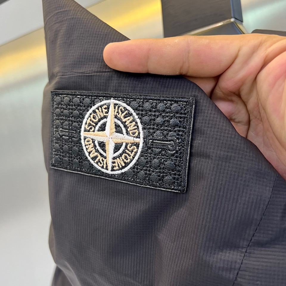 StoneIsland石头岛黑科技独家出品24FW独家出品户外运动系列连帽棉服一件过冬！比羽绒服还保暖！