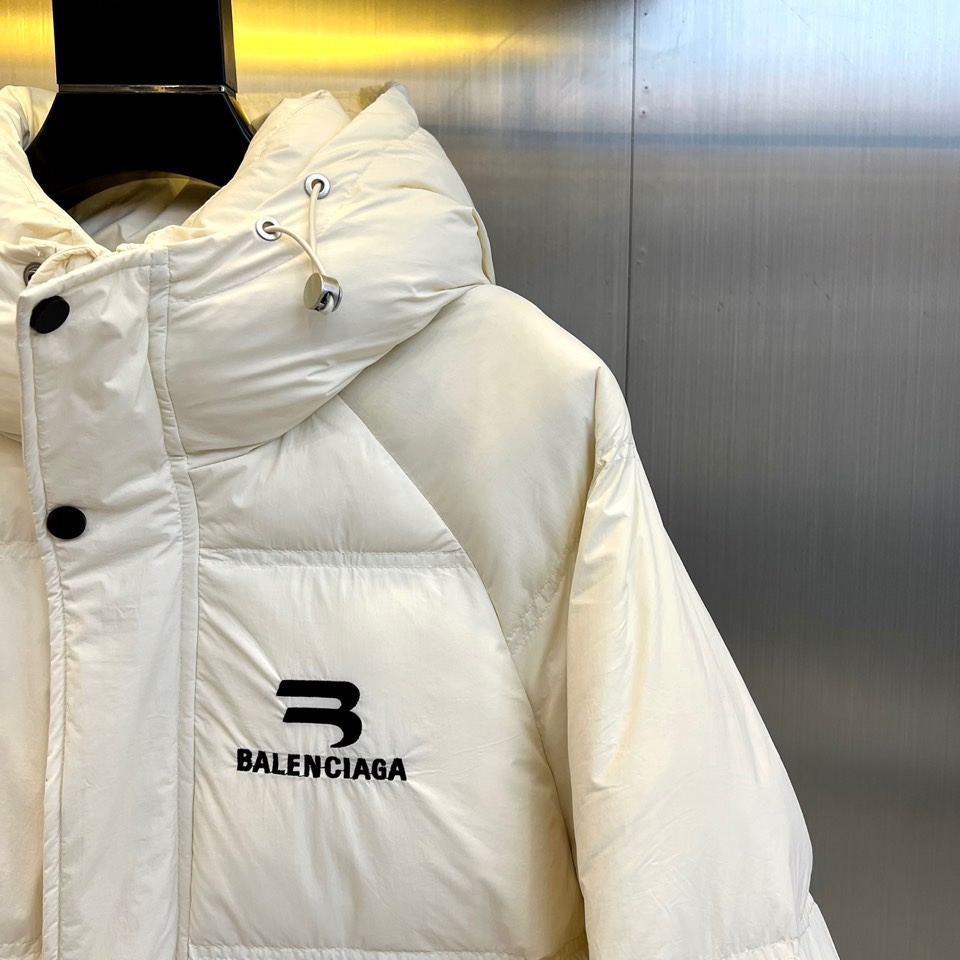 Balenciaga巴黎世家24秋冬新品长款连帽羽绒服超高级的高街风上身有型有款90白鸭绒面料是100%