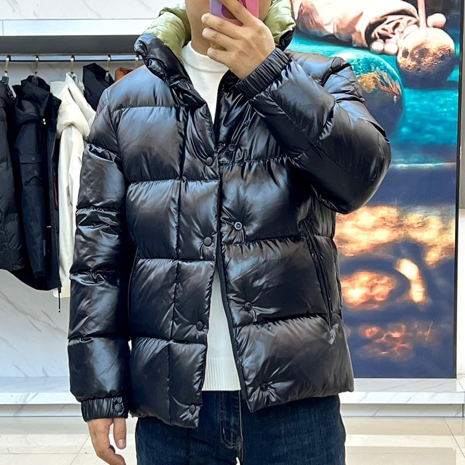 Moncler/蒙口纯鹅绒Dervox秋冬经典立领大logo短款男士羽绒服外套Dervox男士短款羽绒夹