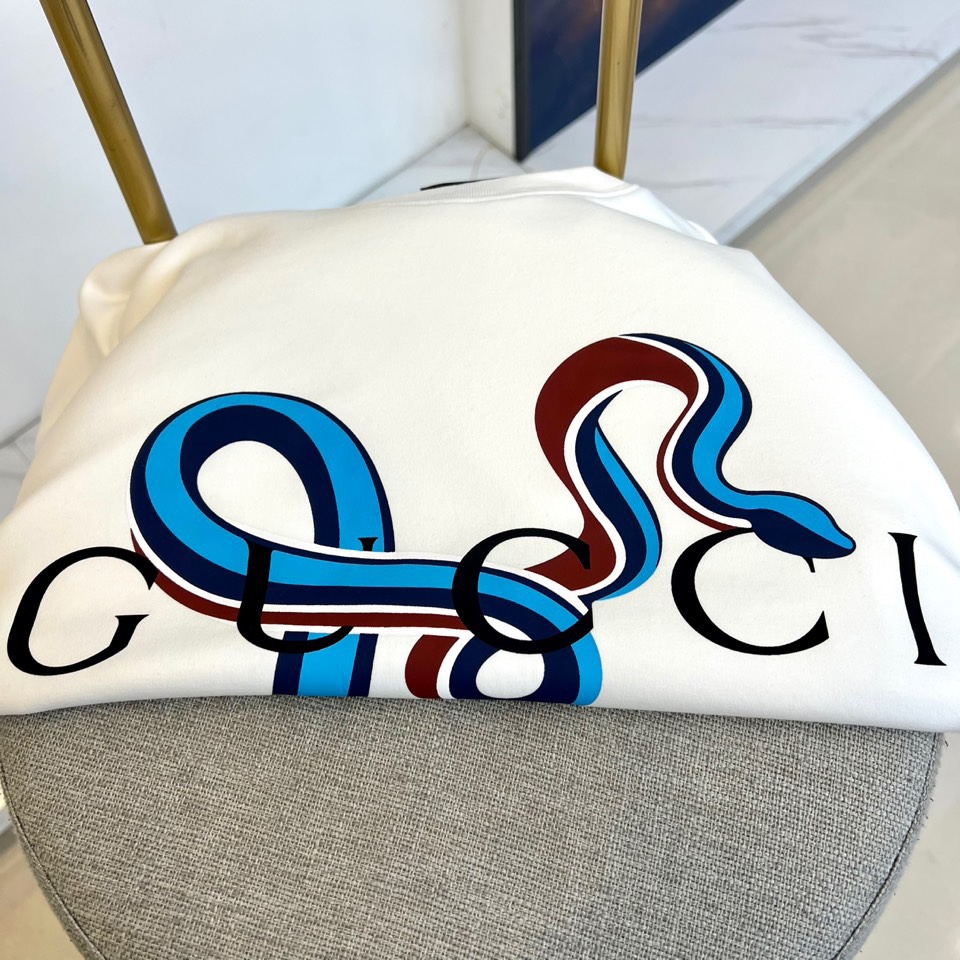 “2025 Gucci Long-Sleeved T-Shirts: High-Quality Cotton, Sophisticated Design, Cosmopolitan Style | Review” - 图片 4