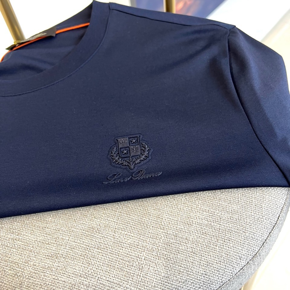 
Loro Piana-LP老钱风易穿搭系列2025春装新品，对于面料 与版型 细节有极高要求的选这款.