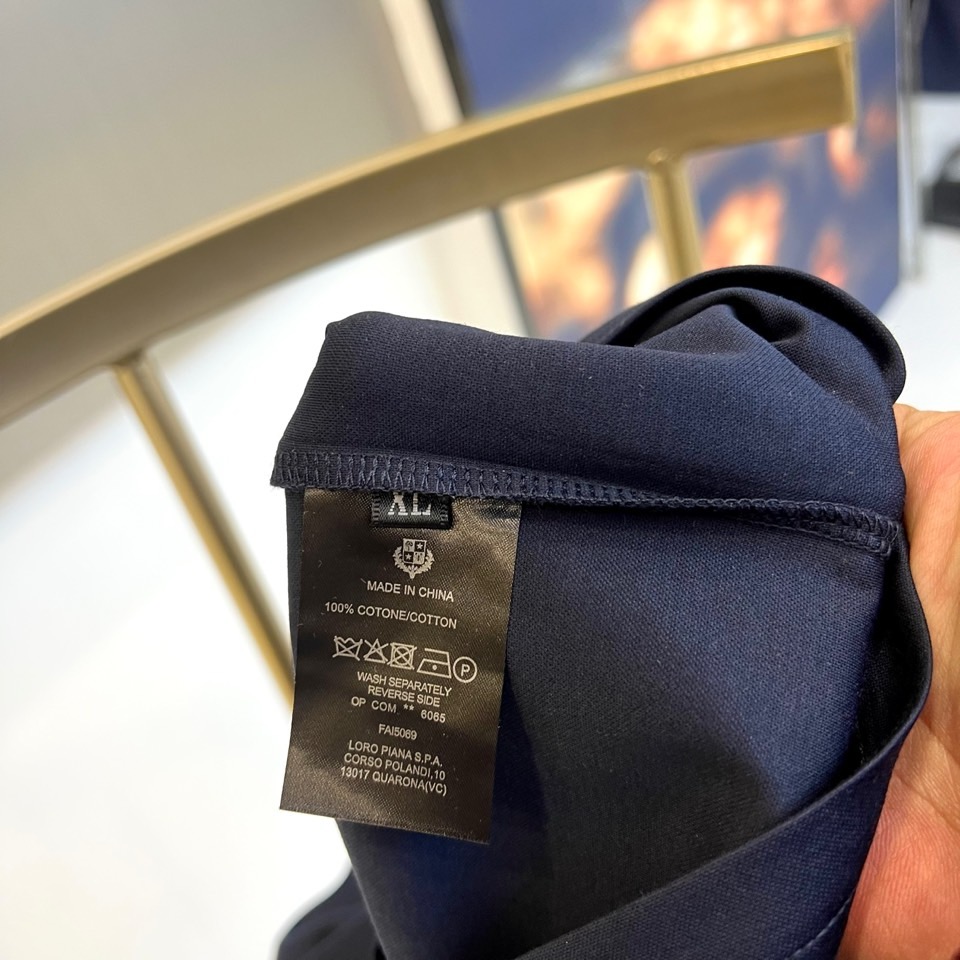 
Loro Piana-LP老钱风易穿搭系列2025春装新品，对于面料 与版型 细节有极高要求的选这款.
