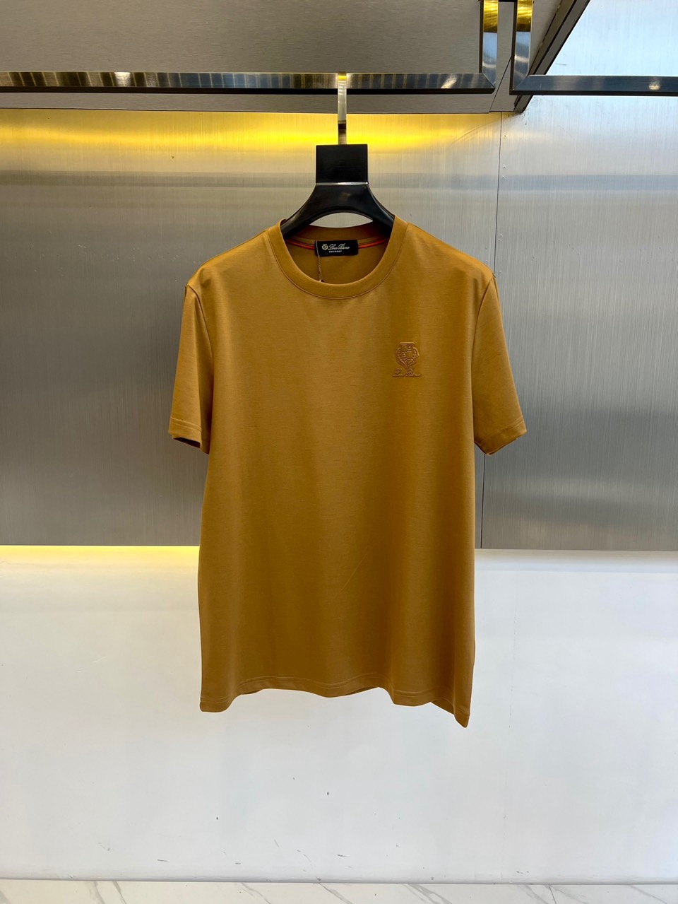 
Loro Piana-LP老钱风易穿搭系列2025春装新品，对于面料 与版型 细节有极高要求的选这款.