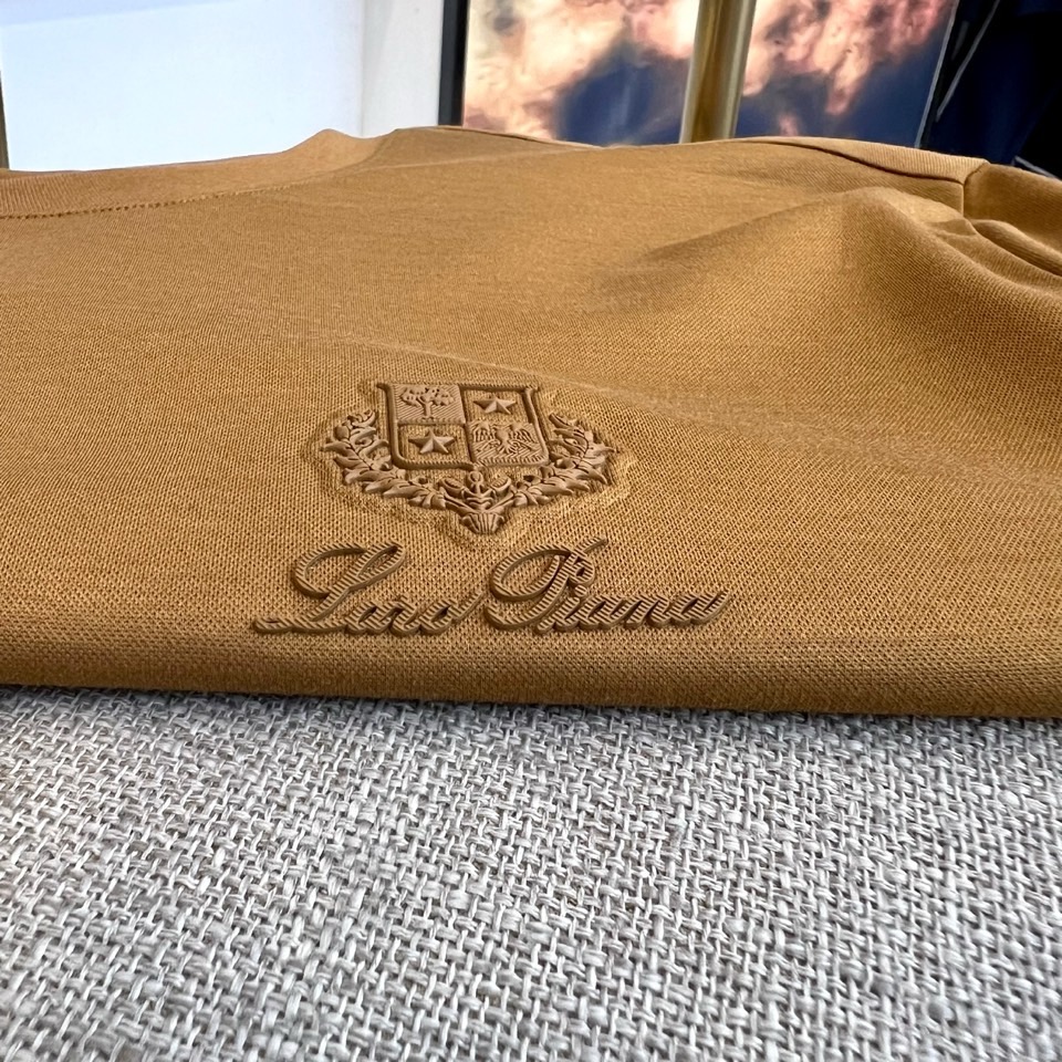 
Loro Piana-LP老钱风易穿搭系列2025春装新品，对于面料 与版型 细节有极高要求的选这款.