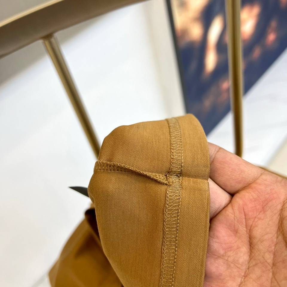 
Loro Piana-LP老钱风易穿搭系列2025春装新品，对于面料 与版型 细节有极高要求的选这款.