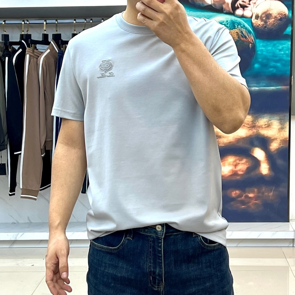 
Loro Piana-LP老钱风易穿搭系列2025春装新品，对于面料 与版型 细节有极高要求的选这款.