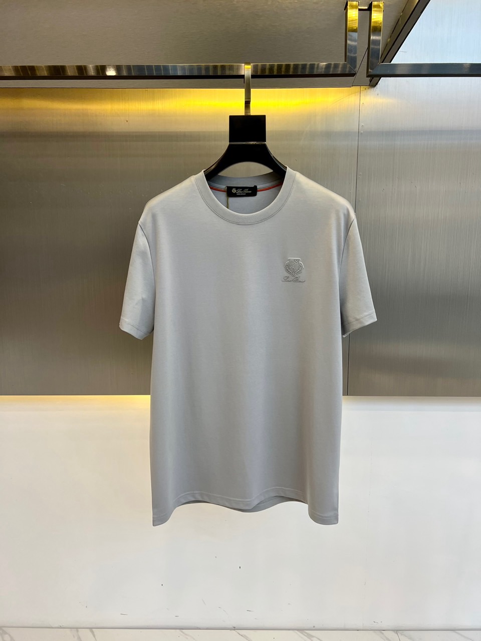 
Loro Piana-LP老钱风易穿搭系列2025春装新品，对于面料 与版型 细节有极高要求的选这款.