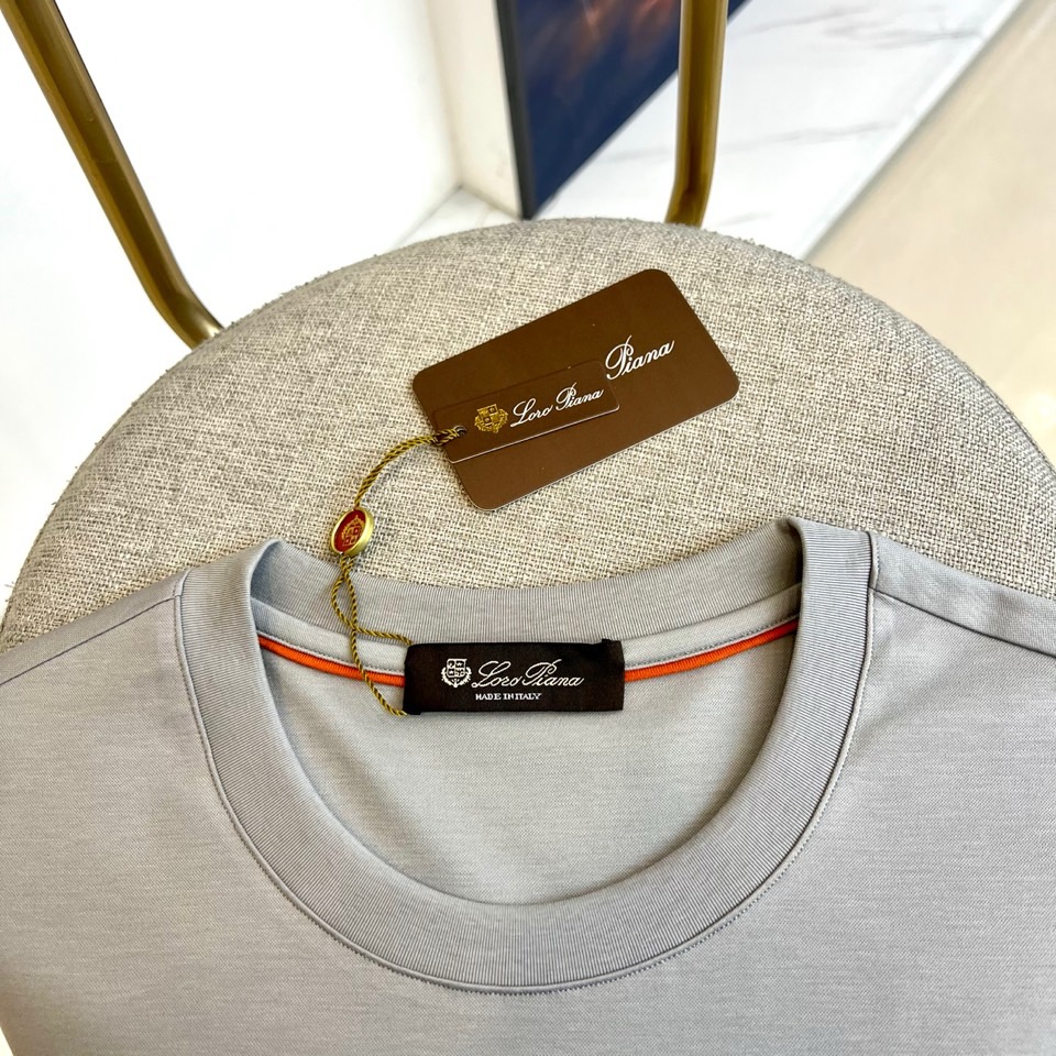 
Loro Piana-LP老钱风易穿搭系列2025春装新品，对于面料 与版型 细节有极高要求的选这款.