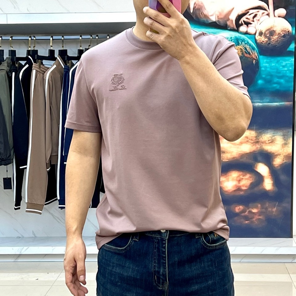 
Loro Piana-LP老钱风易穿搭系列2025春装新品，对于面料 与版型 细节有极高要求的这款.入
