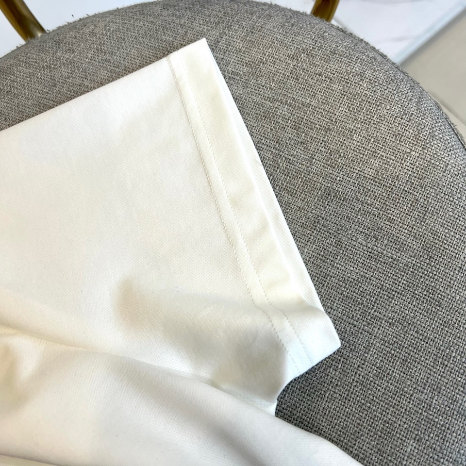 
Loro Piana-LP老钱风易穿搭系列2025春装新品，对于面料 与版型 细节有极高要求的选这款.