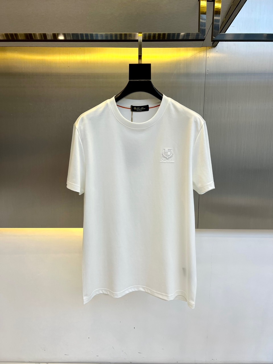 
Loro Piana-LP老钱风易穿搭系列2025春装新品，对于面料 与版型 细节有极高要求的选这款.