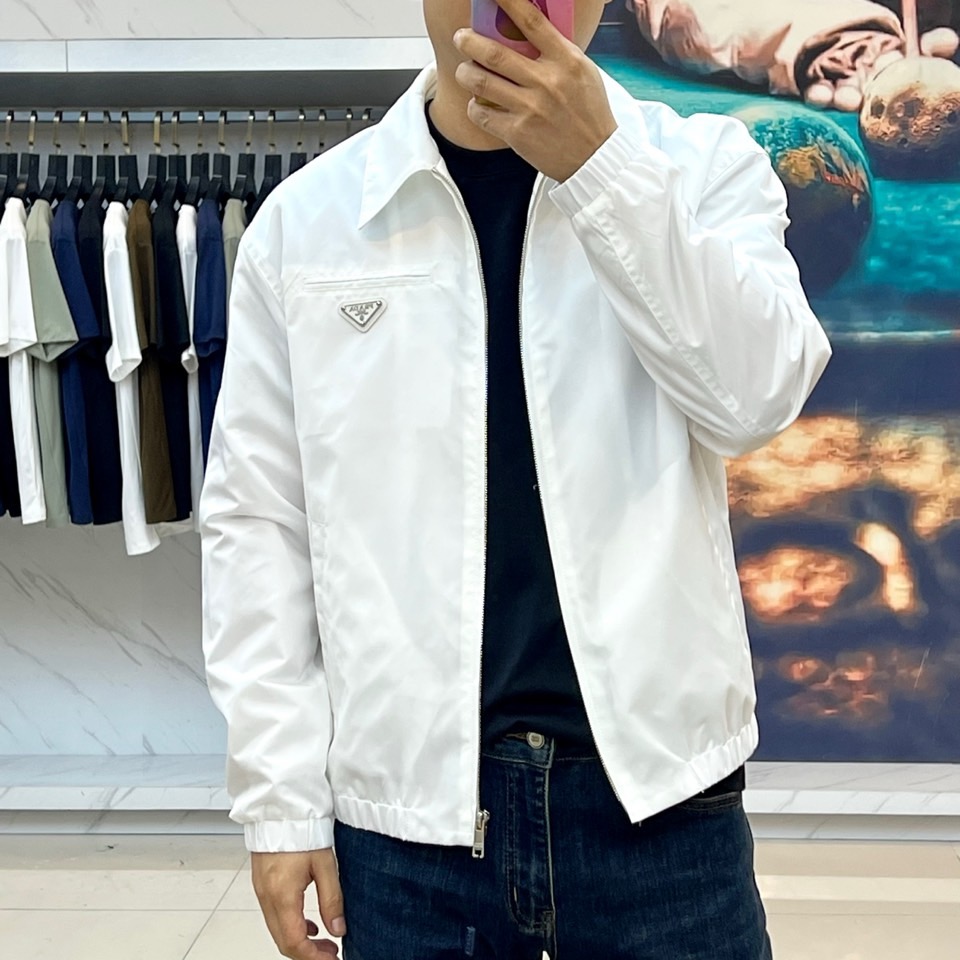 Prada White Re-Nylon Jacket: Modern Style & Sustainable Fabric 3 i1739236618250 1983 0 1