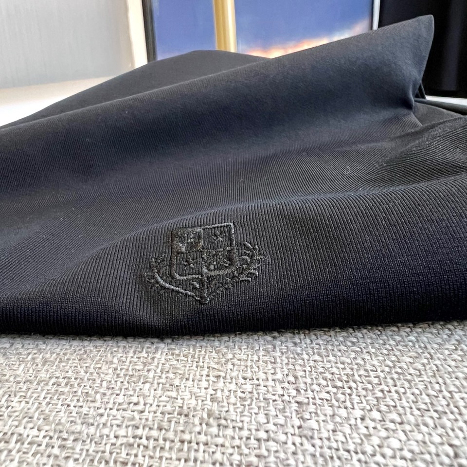 
Loro Piana诺悠翩雅、高端定制！25s背部印花logo图案短袖T恤 ，采用客供进口索罗纳面料，