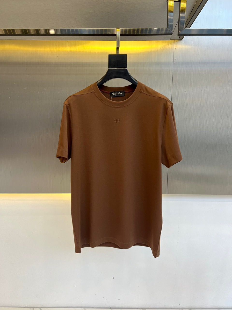 
Loro Piana-LP老钱风易穿搭系列2025春装新品，对于面料 与版型 细节有极高要求的选这款.