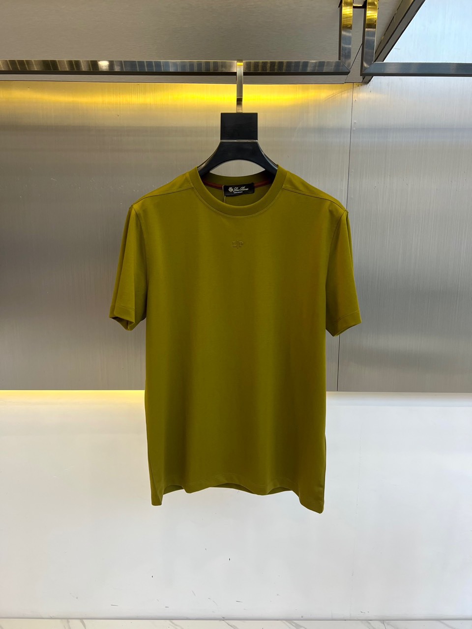 
Loro Piana-LP老钱风易穿搭系列2025春装新品，对于面料 与版型 细节有极高要求的选这款.