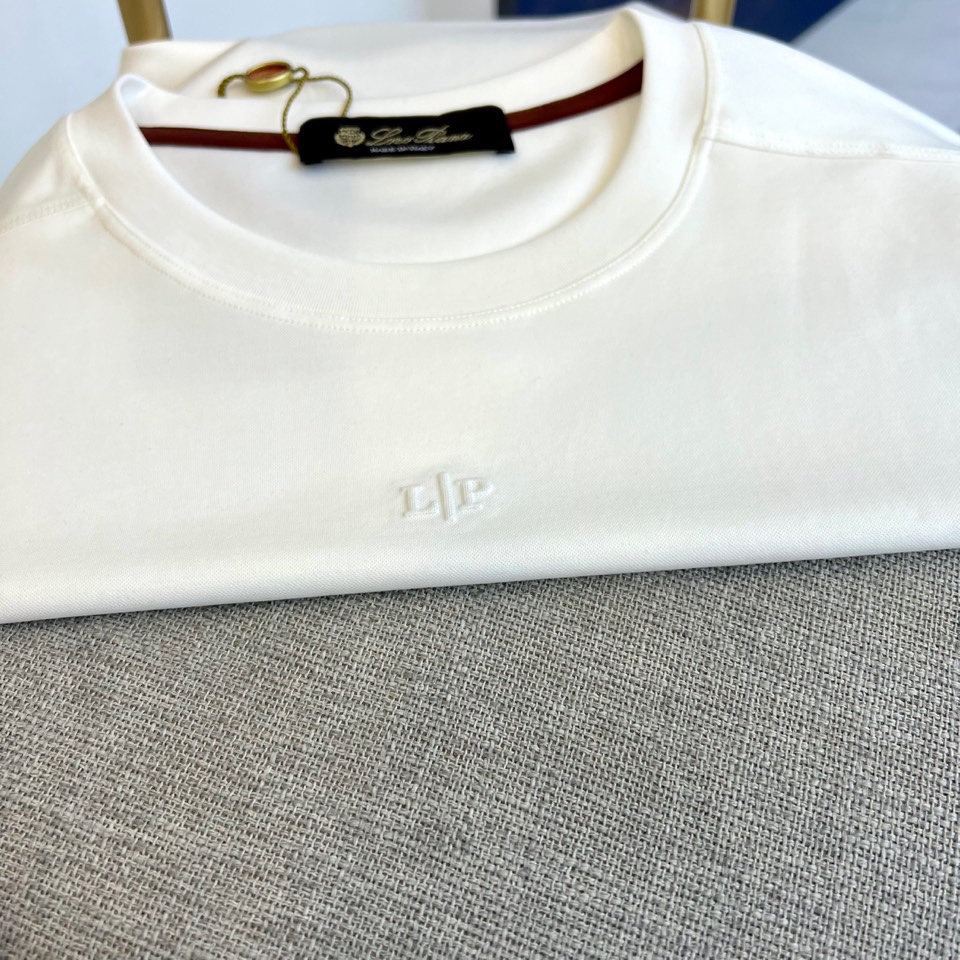 
Loro Piana-LP老钱风易穿搭系列2025春装新品，对于面料 与版型 细节有极高要求的选这款.