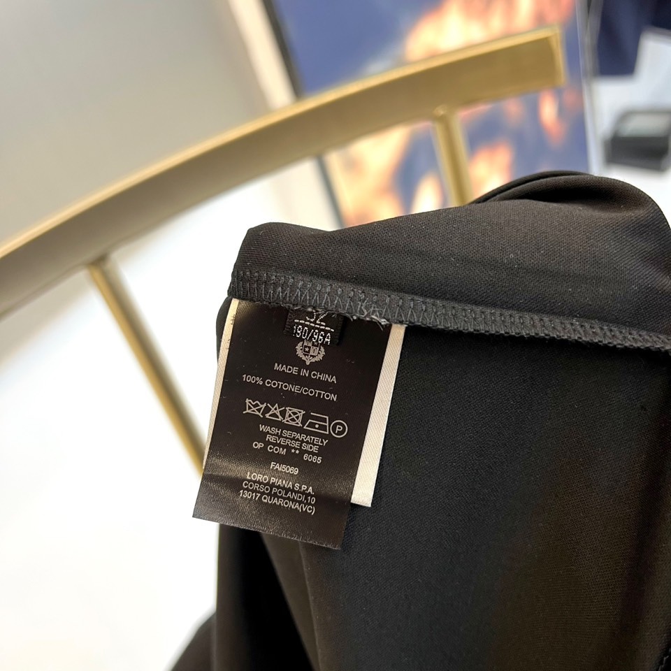 
Loro Piana-LP老钱风易穿搭系列2025春装新品，对于面料 与版型 细节有极高要求的选这款.