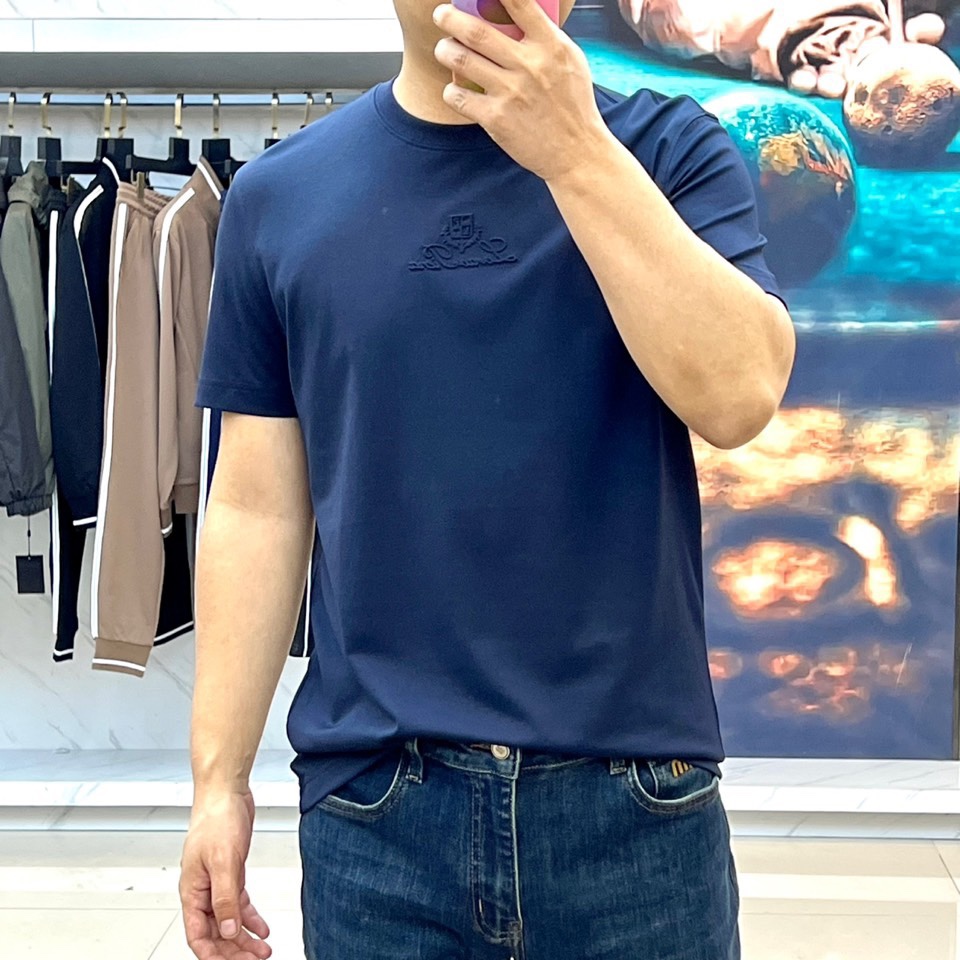 
Loro Piana-LP老钱风易穿搭系列2025春装新品，对于面料 与版型 细节有极高要求的选这款.