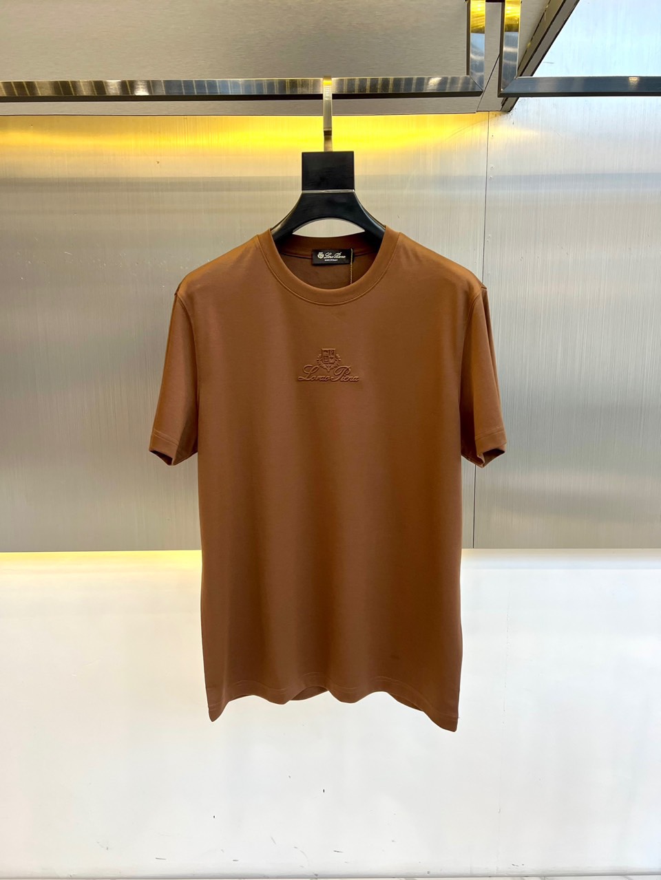 
Loro Piana-LP老钱风易穿搭系列2025春装新品，对于面料 与版型 细节有极高要求的选这款.