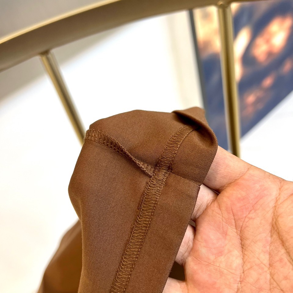 
Loro Piana-LP老钱风易穿搭系列2025春装新品，对于面料 与版型 细节有极高要求的选这款.