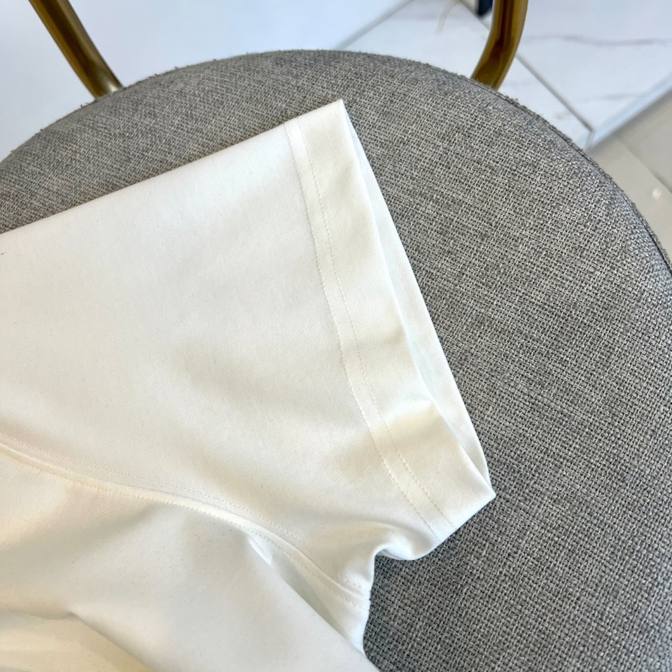 
Loro Piana-LP老钱风易穿搭系列2025春装新品，对于面料 与版型 细节有极高要求的选这款.