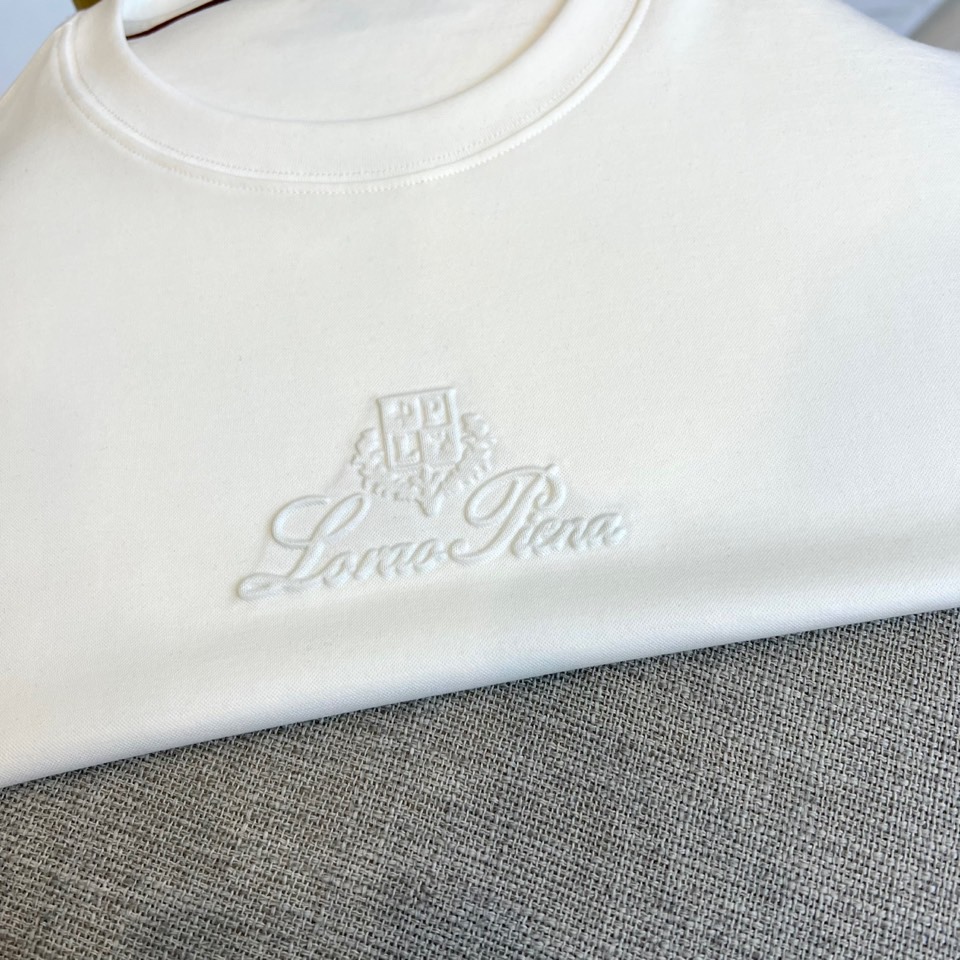 
Loro Piana-LP老钱风易穿搭系列2025春装新品，对于面料 与版型 细节有极高要求的选这款.