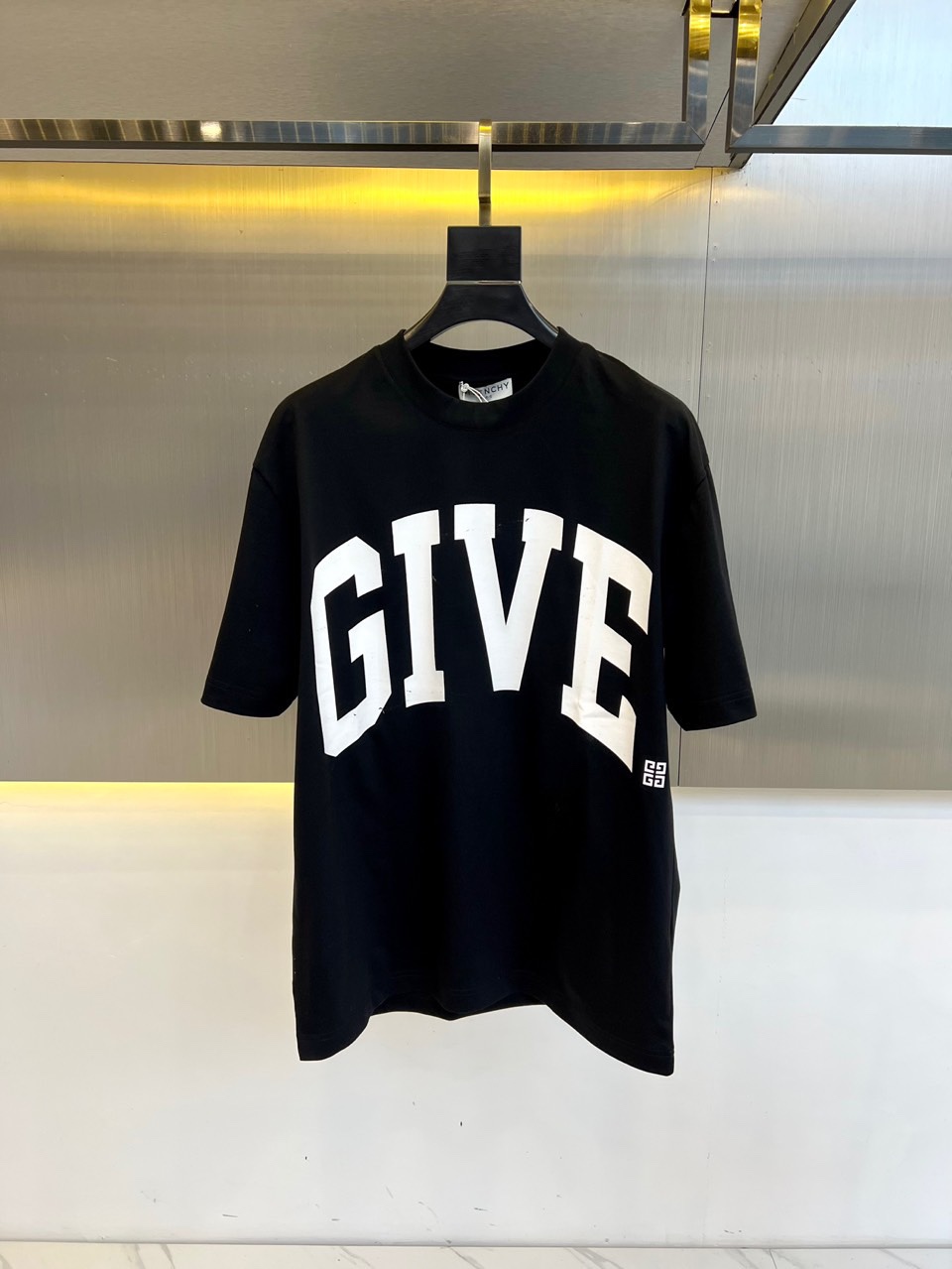 NO:119209,Given Givenchy and 25s new products are available for sale in classic printed logo short-sleeved T-shirts, and the new round-neck T-shirts released every year are very nice!  The simple and generous design is not without the classic style. As for matching, you don’t have to worry about it. You can make a fuss about anything. It seems simple but it’s super careful. It looks huge and beautiful!  Slim and elegant, easy to make your look!  Adds a sense of fashion!  The upper body is comfortable, soft and skin-friendly, comfortable to touch, first-class texture, neat alignment, and rigorous and fine workmanship!  48-56 (model 173, 143 catties upper body 50 sizes), given 1, given 1, given 1, given 1, given 1, given 1, given 1, given 1, given 1, given 1, given 1, given 1, given 1, given 1, given 1, given 1, given 1, given 1, given 1, given 1, given 1, given 1, given 1, given 1, given 1, given 1, given 1, given 1, given 1, given 1, given 1, given 1, given 1, given 1, given 1, given 1, given 1, given 1, given 1, given 1, given 1, given 1, given 1, given 1, given 1, given 1, given 1, given 1, given 1, given 1, given 1, given 1, given 1, given 1, given 1, given 1, given 119860909Given纪梵希、25s新品发售经典印花logo短袖t恤,每年出的新款圆领t恤都很nice！简单大方的设计不失经典风格,至于搭配根本不用发愁,随便一搭都可以炸街.看似简单却超用心算了,上身巨好看！修身且气质,轻轻松松凹造型！更加增添时髦感！上身舒适柔软亲肤,手感舒适,质感一流,对位工整,走线严谨做工精细！48-56（模特173,143斤上身50码）,,givenchy,givenchy,T-shirt,tees，t-shirt,alexander wang,Men's clothing