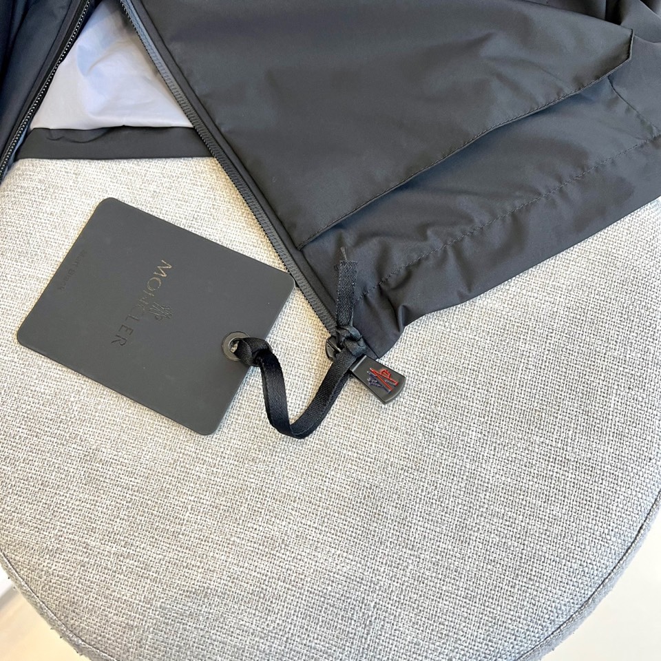 Moncler 2025 Spring/Summer Windproof Jacket - Lightweight & Comfortable 8 i1739471815 2671 6