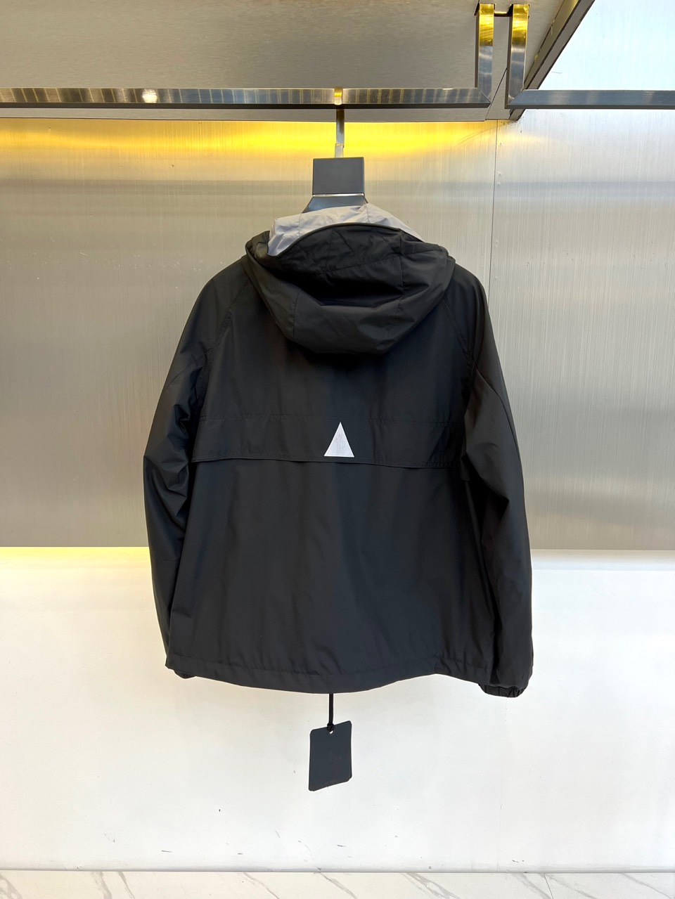 Moncler 2025 Spring/Summer Windproof Jacket - Lightweight & Comfortable 7 i1739471815 6819 1