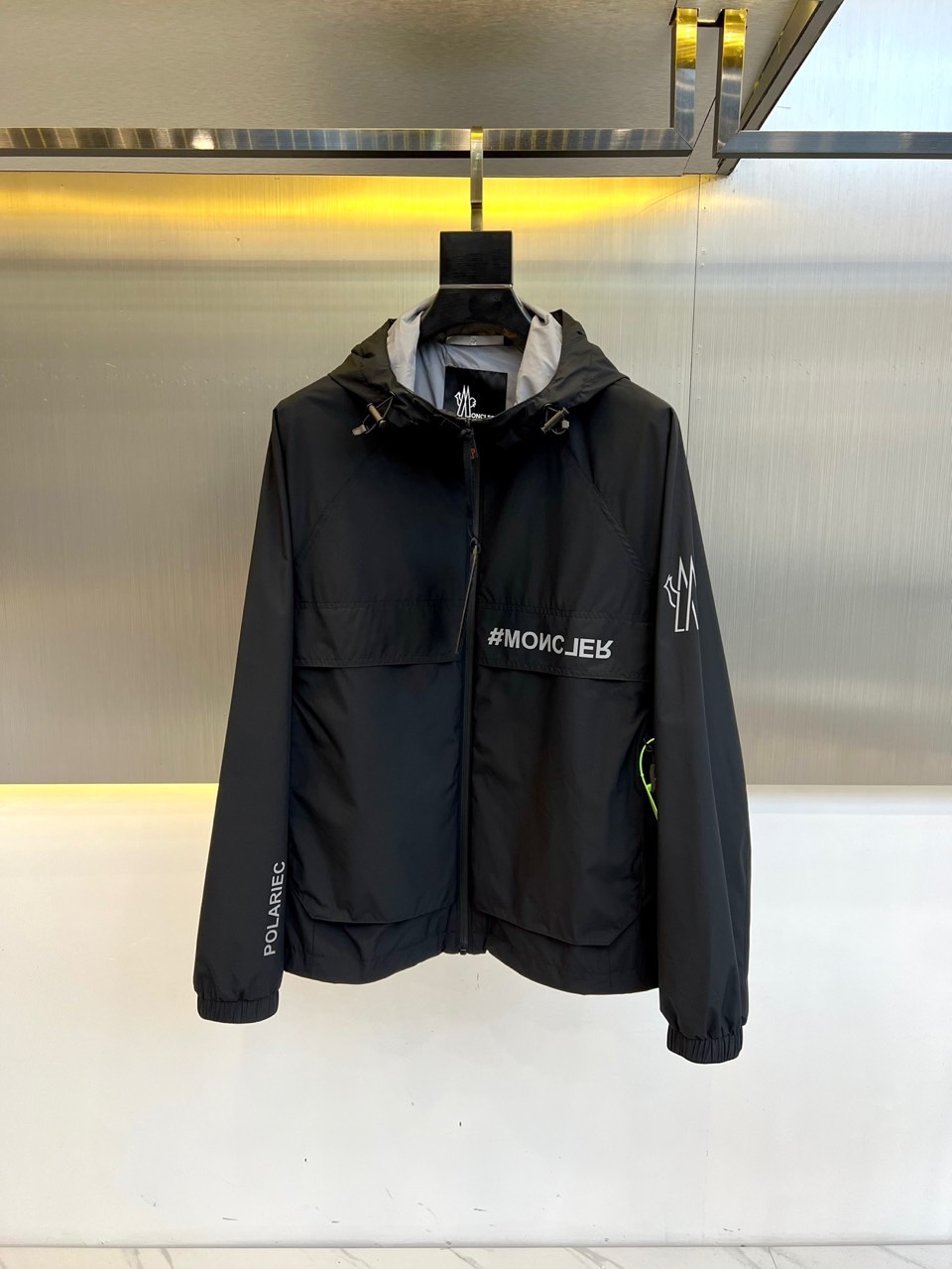 Moncler 2025 Spring/Summer Windproof Jacket - Lightweight & Comfortable 2 i1739471815 886 3