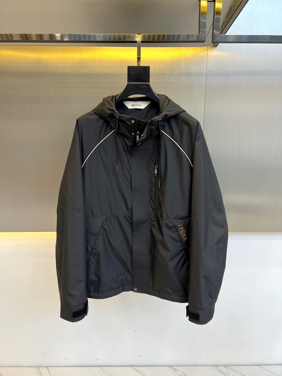 
Ermenegildo zegna/杰尼亚、2025春夏男士夹克外套春装商务休闲男士夹克风衣外套。经典