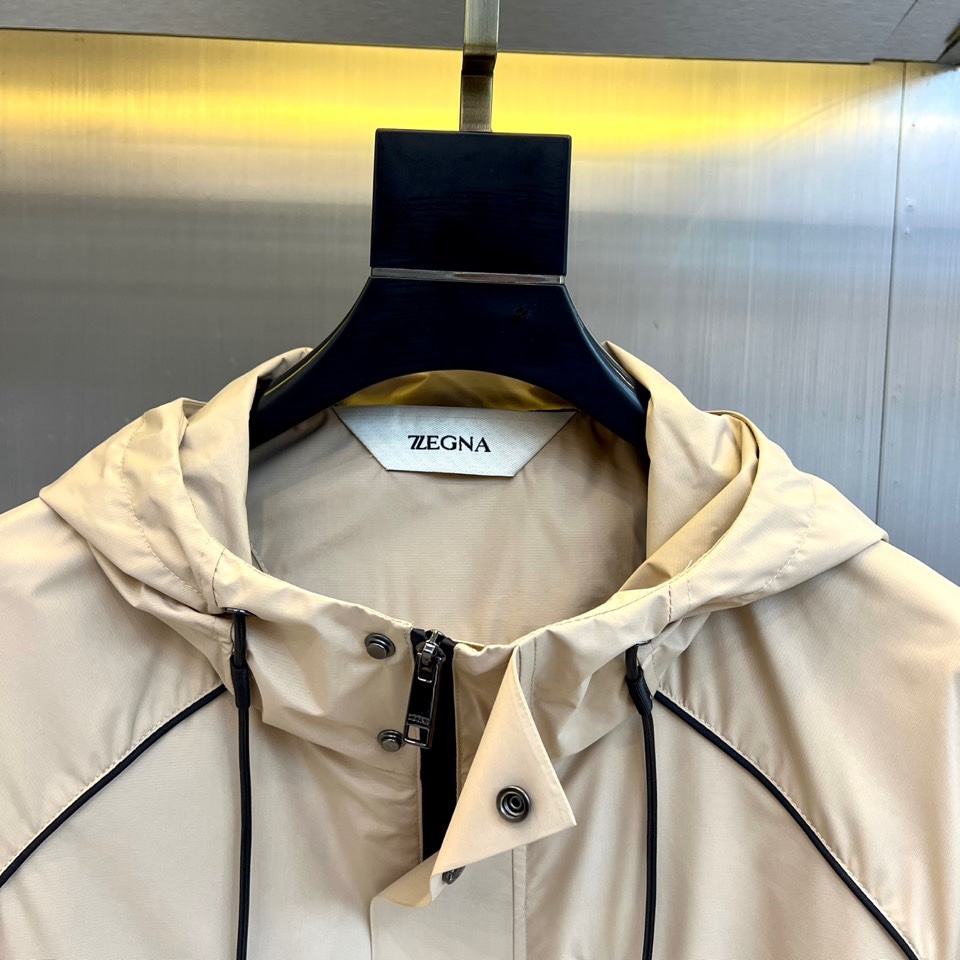 
Ermenegildo zegna/杰尼亚、2025春夏男士夹克外套春装商务休闲男士夹克风衣外套。经典