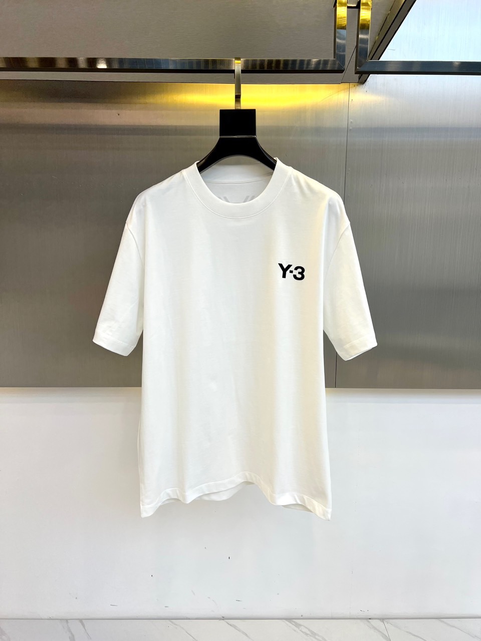 NO:120920,nY-3 Yamamoto Yoji, 25 summer new product men's round neck short sleeves, no extra decoration, Zhongshan three-dimensional printed armband logo, the overall performance, giving you a certain sense of imagination!  240g heavy 100% pure cotton is purchased from the original mold to create, with a full set of customized auxiliary materials, details determine success or failure. Os shoulder-falling style, same style for men and women, official website quality, no gender distinction between men and women!  48-54（模特173,143斤上身50码）,,T-shirt,alexander wang19860909nY-3山本耀司、25夏季新品男士圆领短袖,没有多余的装饰,中山立体印花袖标LOGO,全局本色出演,给你一定的浮想空间感！240g重磅百分百纯棉购入原版开模打造,全套定制辅料,细节决定成败. os落肩版型,男女同款,官网品质,无性别区分 男女同款！48-54（模特173,143斤上身50码）,,T-shirt,alexander wang,Men's clothing