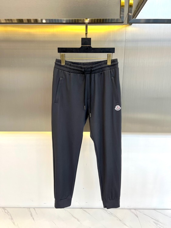 NO:134804,Mon cover, new sports and casual trousers in spring and summer, high-end three-dimensional cut, exquisite logo, simple and casual style, can be casual outdoors, commuting and hiking/outdoor hiking and maintenance chiller machine washing. Wash separately, dry at low temperature, ironing at low temperature. Do not use clothing softener. Take into account the super practical and versatile nature of the city. Just start to go in seconds!  Technology windproof, quick drying, breathable special fabric, outdoor casual pants with absolute appearance and functionality. 48-56 (please report waist size by order), Moncler, alexander wang19860909Mon蒙口、春夏新品运动休闲卫裤,高级版型立体裁剪 精致logo,简约休闲款,可休闲了户外,通勤远足/野外徒步保养冷水机洗.分开洗涤.低温烘干.低温熨烫.切勿使用衣物柔顺剂.兼顾城市超实用多用途性.直接秒杀走起！ 科技防风,速干,透气特殊布料,绝对颜值功能性爆表的户外休闲裤.48-56（下单请报腰围尺寸）,,Moncler,alexander wang,Men's clothing