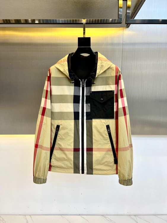 NO:127157,Bur Burberry, new casual and fashionable jackets in early spring (double-sided wear) century-old classic British style pattern design, chest brand logo heavy-industry embellishment design, delicate and comfortable, very light and not easy to wrinkle. Multiple craftsmanship The overall design is quite visual, the upper body is casual and stylish, with a certain degree of clarity, and it is definitely recommended to be at the cutting-edge fashion sense!  48–56 (model 173, 143 catties upper body 50 sizes), burberry, burberry, jackets & coats, jackets & coats, alexander wang19860909Bur巴宝、早春新款休闲时尚夹克外套（双面穿） 百年经典英伦风格纹设计,胸前品牌logo重工点缀设计 细腻舒适 穿着非常轻便不易起皱.多重重工艺 整体的设计颇具视觉感,上身休闲有型,有一定的挺括度,绝对走在时尚最尖端的气质感推荐！48–56（模特173,143斤上身50码）,,burberry,burberry,jackets & coats,jackets & coats,alexander wang,Men's clothing