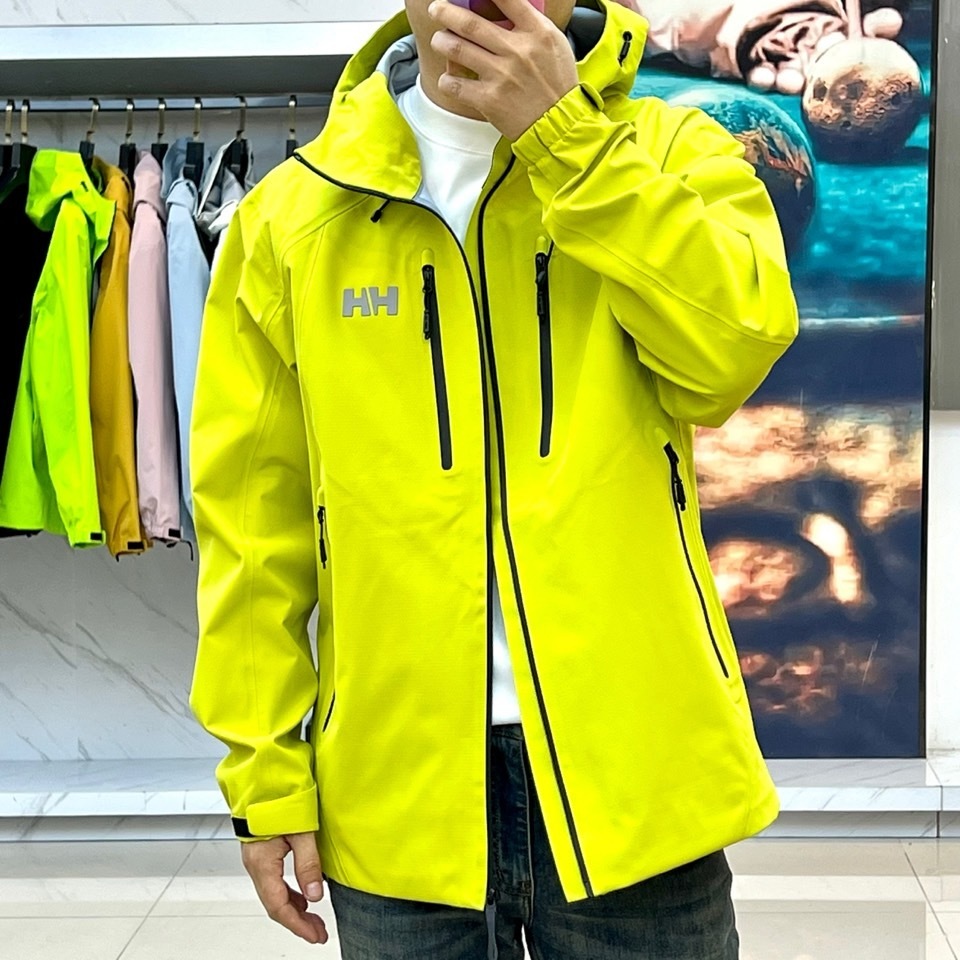 Helly Hansen 海丽汉森情侣拼接一体防泼水外套,SALT高端系列户外防风防水无缝压胶硬壳冲锋