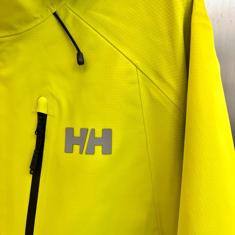 Helly Hansen 海丽汉森情侣拼接一体防泼水外套,SALT高端系列户外防风防水无缝压胶硬壳冲锋