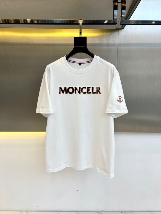 NO:136221,Moncler mask, 2025 new versatile slim logo casual short-sleeved T-shirt polo shirt. Designed by Eco Soft technology, it provides long-lasting natural comfort. TENCEL's modal fiber fabric from European wood defines you a new standard of sustainability and exquisite softness. The Tensmodal fiber from Zhoumuyuan defines you sustainable development and adopts ecological soft technology, designed for long-lasting natural comfort, and is based on the new European standard of delicate and softness. The fabric attributes are all excellent. After washing, the texture becomes more affinity, and the comfort and breathability are perfect. The touch experience is self-evident, and the ultimate luxury enjoyment!  The details are exquisite and outstanding, the appearance is perfect, fashionable and age-reducing, the upper body is full of temperament, and it is a versatile and practical style. It has a very good T-shirt!  48-56 (model 173, 143 catties upper body 50 sizes), christian louboutin, Moncler, T-shirt, tees, t-shirt, alexander wang19860909Moncler蒙口、2025新款百搭修身徽标休闲短袖T恤polo衫.通过Eco Soft技术设计,提供持久的自然舒适,TENCEL源自欧洲木材的模态纤维面料,为您定义了可持续性和精致柔软的新标准.洲木源的天丝莫代尔纤维为您定义可持续发展和采用生态软体技术,为持久的自然舒适而设计,取材于欧细腻柔软的新标准.面料属性皆为上乘,经过水洗后,肌理变得更具亲和力,舒适性与透气性完美兼备,触感体验不言而喻,奢华极致享受！细节精致出挑,品相完美如斯,时髦且减龄,上身满满的气质感,百搭实穿性极好的一款T桖！48-56（模特173,143斤上身50码）,,christian louboutin,Moncler,T-shirt,tees，t-shirt,alexander wang,Men's clothing