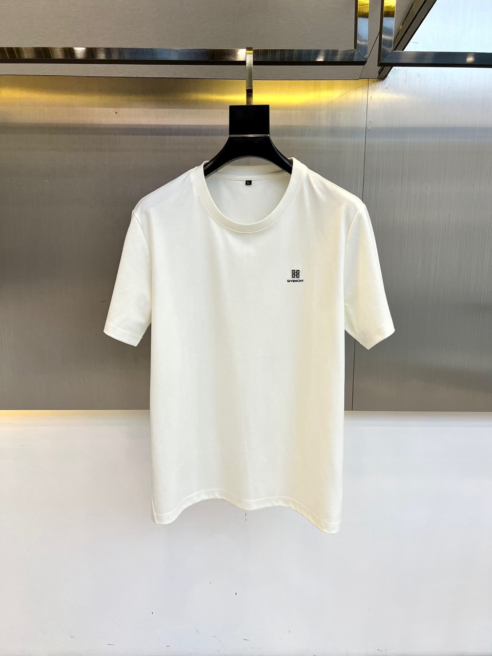 NO:153936,Given Givenchy, 2025 spring and summer new products are available for new short-sleeved T-shirts. They are made of imported mercerated cotton fabric, Wen Ru is soft, delicate and soft, and the upper body is naturally comfortable and cool, and the chest line embroidered logo pattern contrasts the color and three-dimensional. The color is very clear, highlighting the overall styling and slimming feeling. The overall craftsmanship line is really impeccable!  48-56 (model 173, 140 catties upper body 50 sizes), given 1, given 1, given 1, given 1, given 1, given 1, given 1, given 1, given 1, given 1, given 1, given 1, given 1, given 1, given 1, given 1, given 1, given 1, given 1, given 1, given 1, given 1, given 1, given 1, given 1, given 1, given 1, given 1, given 1, given 1, given 1, given 1, given 1, given 1, given 1, given 1, given 1, given 1, given 1, given 1, given 1, given 1, given 1, given 1, given 1, given 1, given 1, given 1, given 1, given 1, given 1, given 1, given 1, given 1, given 1, given 1, given 1, given 1, given 1, given 1, given 1, given 1, given 1, given 1, given 1, given 1, given 1, given 1, given 1, given 1, given 1, given 1, given 1, given 1, given 1, given 1, given 1, given 1, given 1, given 1, given 1, given 1, given 1, given 1, given 1, given 1, given 1, given 1, given 1, given 1, given 1, given 1, given 1, given 1, given 1, given 1, given 1, given 1, given 1, given 1, given 1, given 1, given 1, given 1, given 1, given 1, given 1, given 1, given 1, given 1, given 1, given 1, given 1, given 1, given 1, given 1, given 1, given 1, given 1, given 1, given 119860909Given纪梵希、2025春夏新品发售新品短袖T恤.采用进口丝光欧棉面料,温儒柔软 细腻柔软 上身自然是舒适 凉爽,胸前线绣logo图案撞色时尚立体.颜色十分清晰,非常的凸显整体的造型感以及修身上身感 整体的工艺车线真的是无可挑剔！48-56（模特173,140斤上身50码）,,givenchy,givenchy,T-shirt,tees，t-shirt,alexander wang,Men's clothing