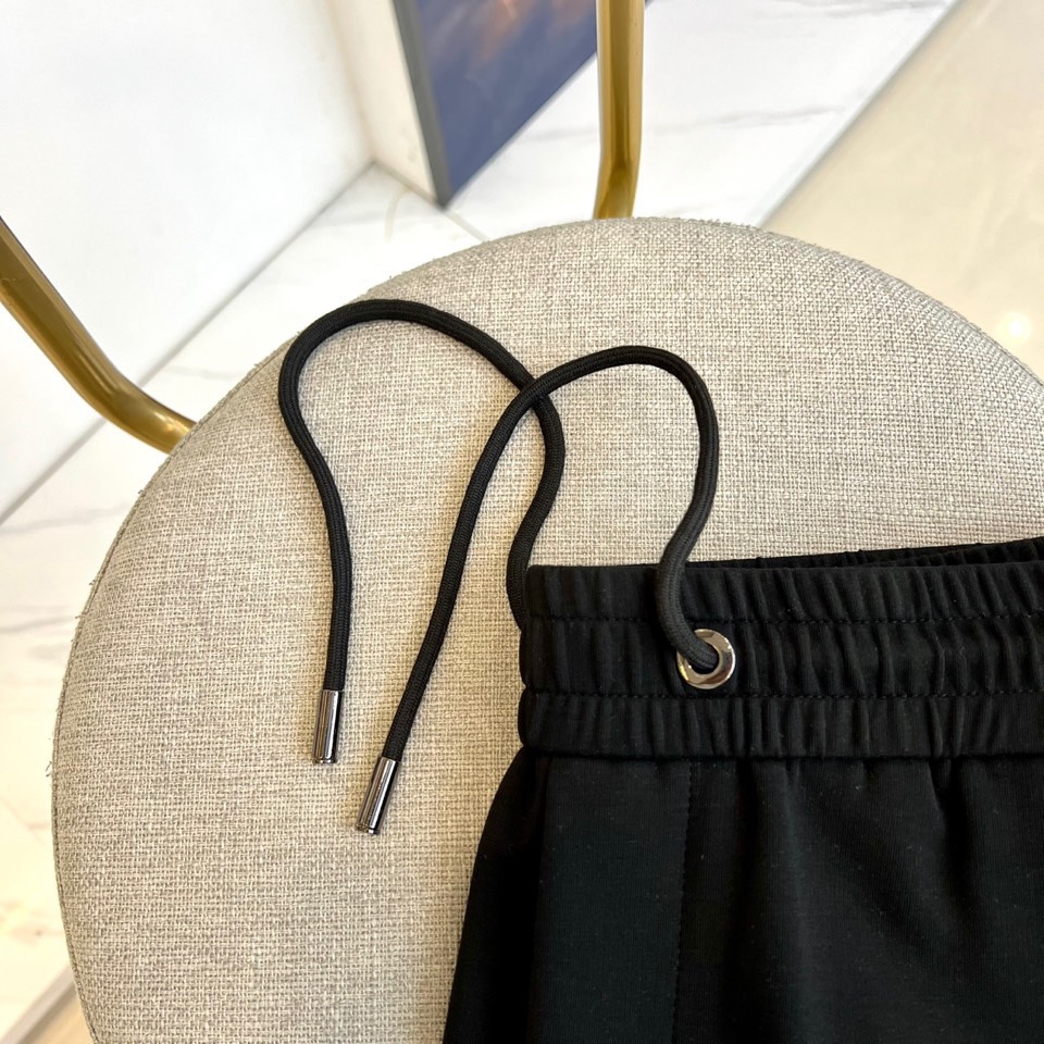 YSL St. Roland Spring/Summer Leisure Shorts: High Quality Fabric, Stylish Design, Versatile Wear - 图片 3