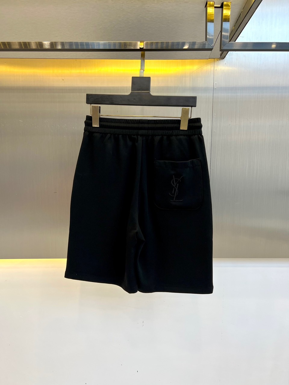 YSL St. Roland Spring/Summer Leisure Shorts: High Quality Fabric, Stylish Design, Versatile Wear - 图片 2