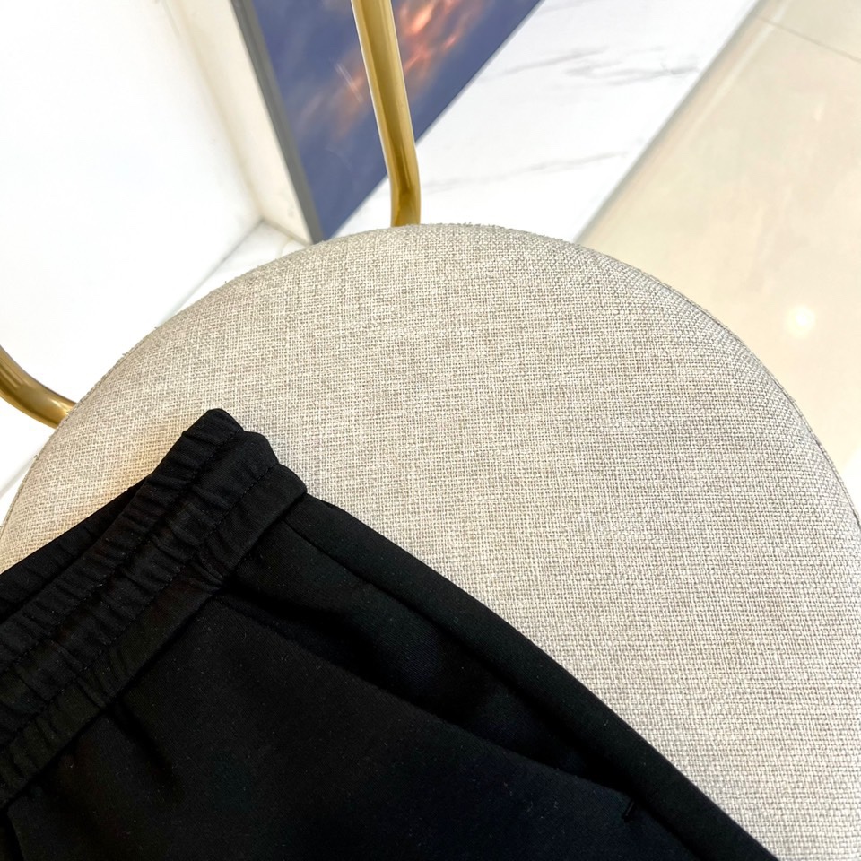 YSL St. Roland Spring/Summer Leisure Shorts: High Quality Fabric, Stylish Design, Versatile Wear - 图片 4