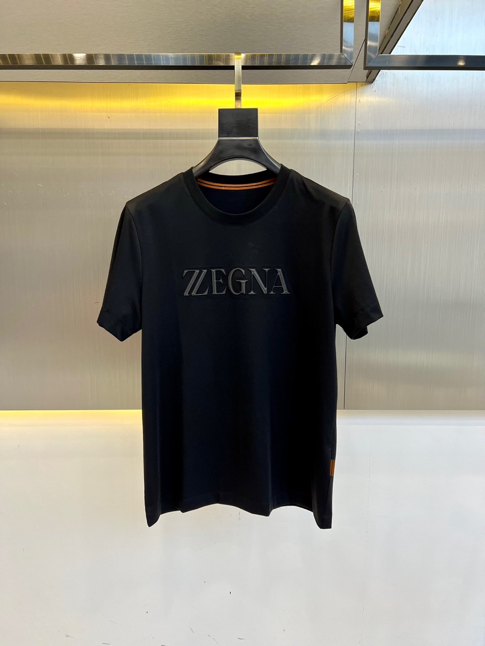 
Zegna杰尼亚、 2025春夏新款男士短袖T恤圆领，全新升级百搭款，低调奢华，品格之选！甄选长绒棉2