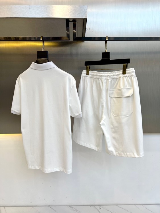 
Gucci、25年春夏季新款运动休闲套装，外贸公司订单顶级品质，完胜，意大利客供进口欧棉面料，顺滑细腻