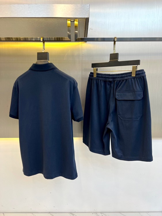 
Gucci、25年春夏季新款运动休闲套装，外贸公司订单顶级品质，完胜，意大利客供进口欧棉面料，顺滑细腻