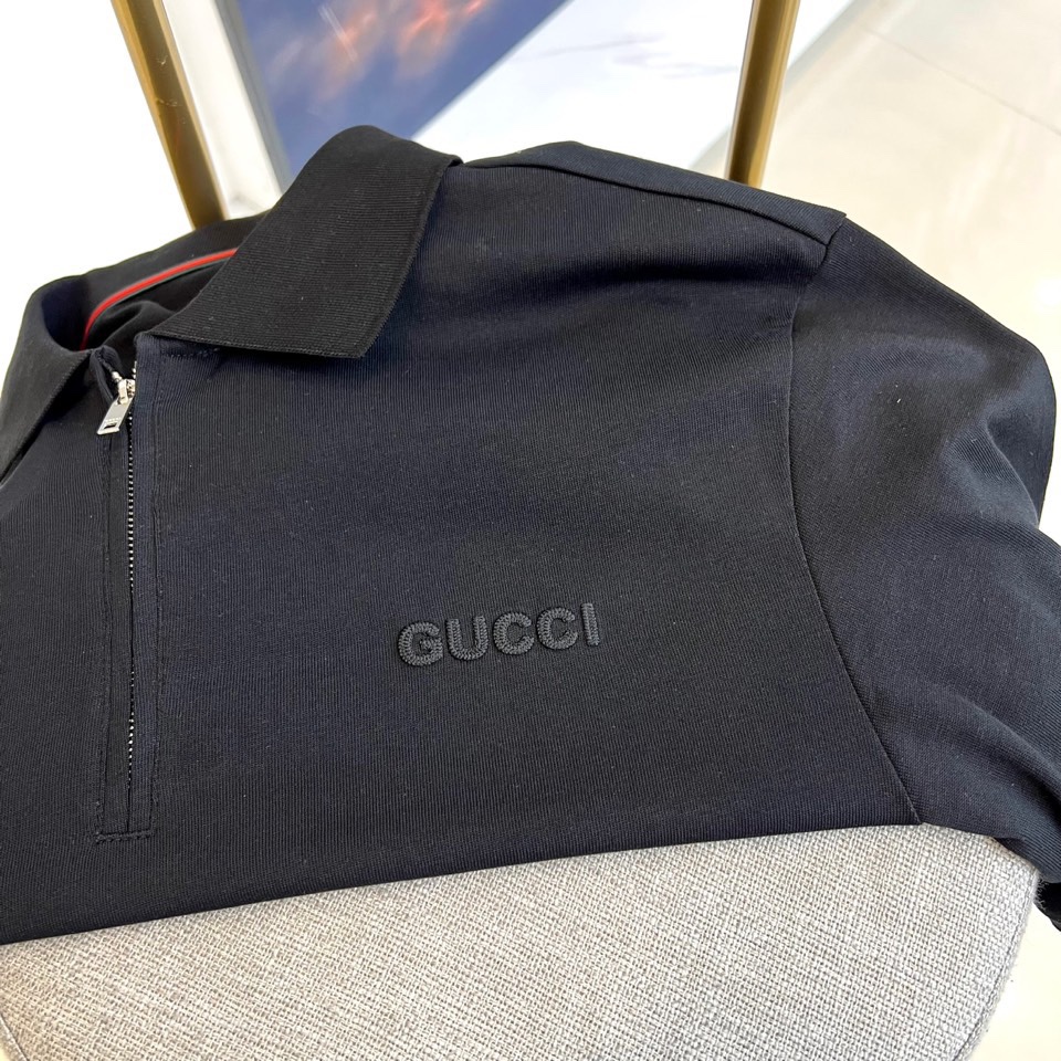 
Gucci、25年春夏季新款运动休闲套装，外贸公司订单顶级品质，完胜，意大利客供进口欧棉面料，顺滑细腻