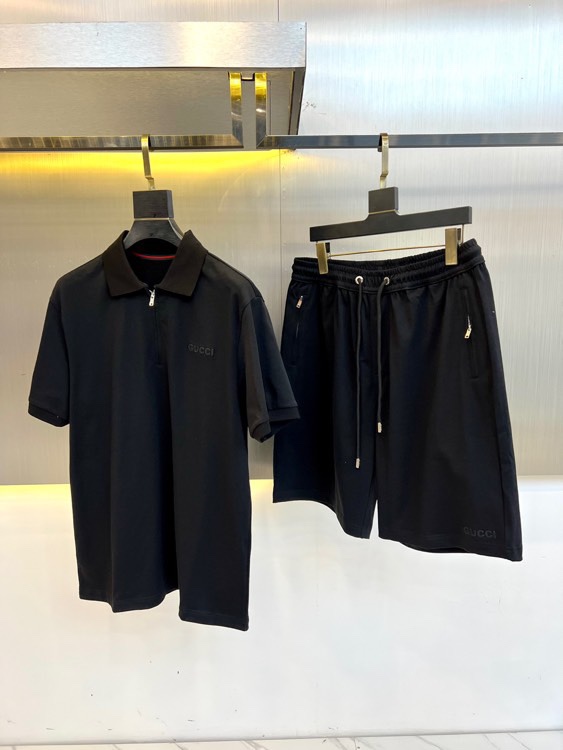 
Gucci、25年春夏季新款运动休闲套装，外贸公司订单顶级品质，完胜，意大利客供进口欧棉面料，顺滑细腻