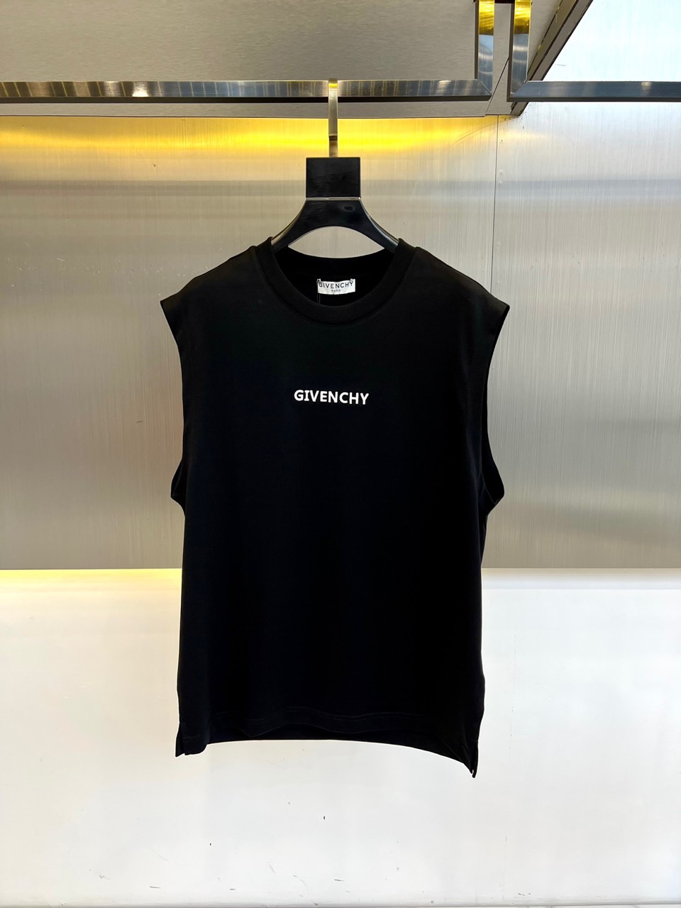 NO:413354,Given Givenchy, 25s summer new vest, chest brand logo classic and fashionable, and elegant temperament stands!  Such a fashionable and high-end feel!  The careful design shows the superb cutting and craftsmanship. It is really full of design sense everywhere!  Wearing alone in summer is a very good choice!  As a brand that pursues the sense of design and cutting craftsmanship, the materials used will never disappoint!  This model uses a 340G pure cotton fine cotton double yarn 1*1 Rowan shirt body, the cloth is full, soft and skin-friendly. The casual style is not picky about the figure, fashionable and versatile, showing the comfort of this design is unparalleled, more atmospheric and simple. It is a very comfortable piece in summer. A classic style that can be worn every day!  48-56 (model 173, 143 catties upper body 50 sizes), given 1, given 1, given 1, given 1, given 1, given 1, given 1, given 1, given 1, given 1, given 1, given 1, given 1, given 1, given 1, given 1, given 1, given 1, given 1, given 1, given 1, given 1, given 1, given 1, given 1, given 1, given 1, given 1, given 1, given 1, given 1, given 1, given 1, given 1, given 1, given 1, given 1, given 1, given 1, given 1, given 1, given 1, given 1, given 1, given 1, given 1, given 1, given 1, given 1, given 1, given 1, given 1, given 1, given 1, given 1, given 1, given 1, given 1, given 1, given 1, given 1, given 1, given 1, given 1, given 1, given 1, given 1, given 1, given 1, given 1, given 1, given 1, given 1, given 1, given 1, given 1, given 1, given 1, given 1, given 1, given 1, given 1, given 1, given 1, given 1, given 1, given 1, given 1, given 1, given 1, given 1, given 1, given 1, given 1, given 1, given 1, given 1, given 1, given 1, given 1, given 1, given 1, given 1, given 1, given 1, given 1, given 1, given 1, given 1, given 1, given 1, given 1, given 1, given 1, given 1, given 1, given 1, given 1, given 1, given 1, given 119860909Given纪梵希、25s夏季新品背心,胸口品牌logo经典时尚,大方气质屹立！如此时尚高级感！小心机设计,尽情的展示了裁剪和工艺的高超.真的处处都充满了设计感！夏天单穿都是非常不错的不二之选！ 作为一个追求设计感和裁剪工艺的品牌,用料永远不会让人失望！本款采用340G纯棉精棉双纱1*1罗文衫身,布面棉质饱满柔软亲肤 休闲款不挑身材,时尚百搭,展现这种设计的舒适感是无与伦比的,更加的大气简约.夏日上身非常舒适的一件.每天都能穿的经典款式！48-56（模特173,143斤上身50码）,,givenchy,givenchy,alexander wang,Men's clothing